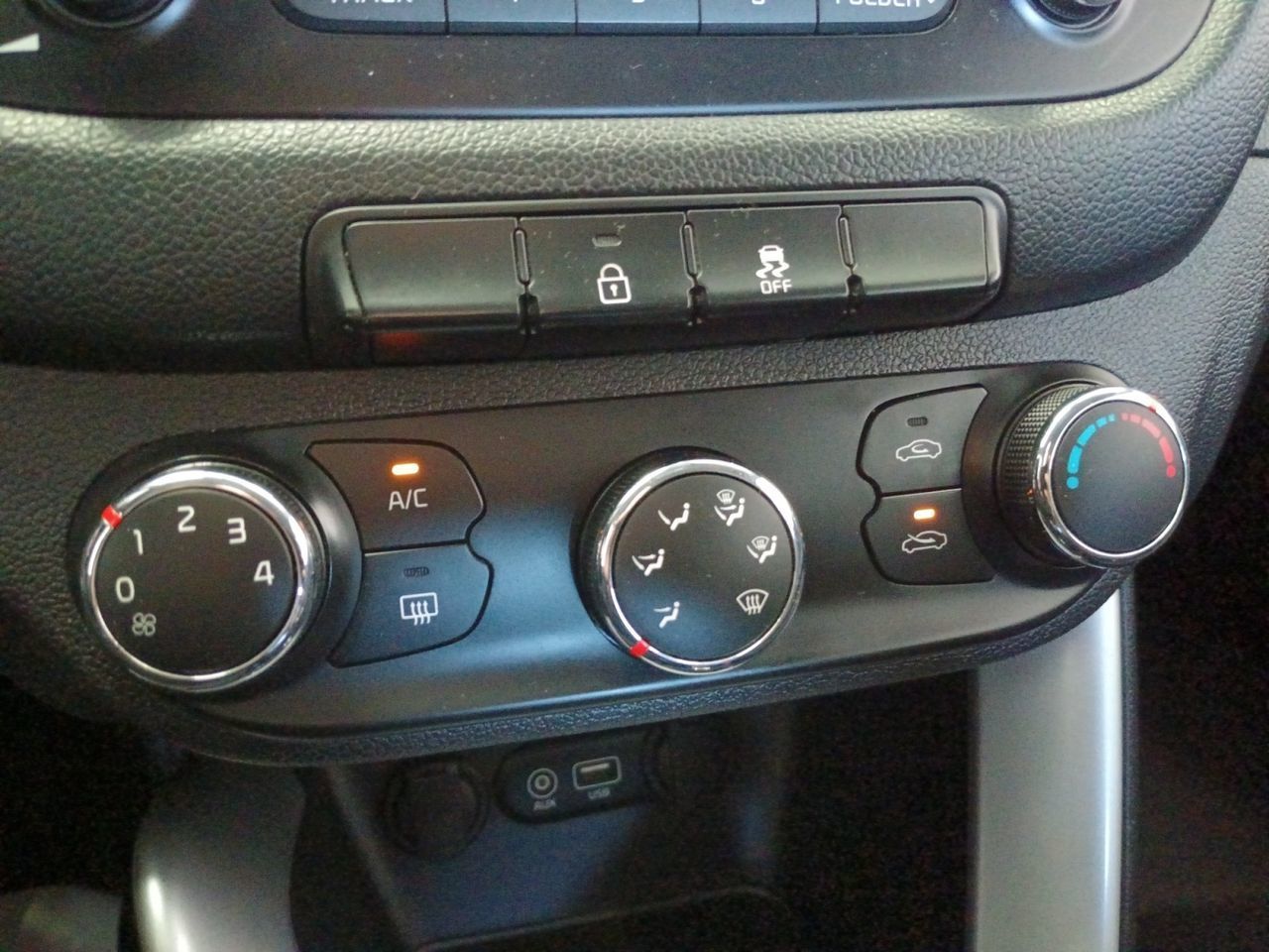 Kia Ceed 1.4 CRDi WGT Concept - foto 18