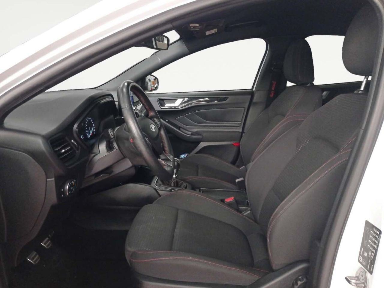 Ford Focus 1.0 EcoBoost MHEV ST-Line - foto 11