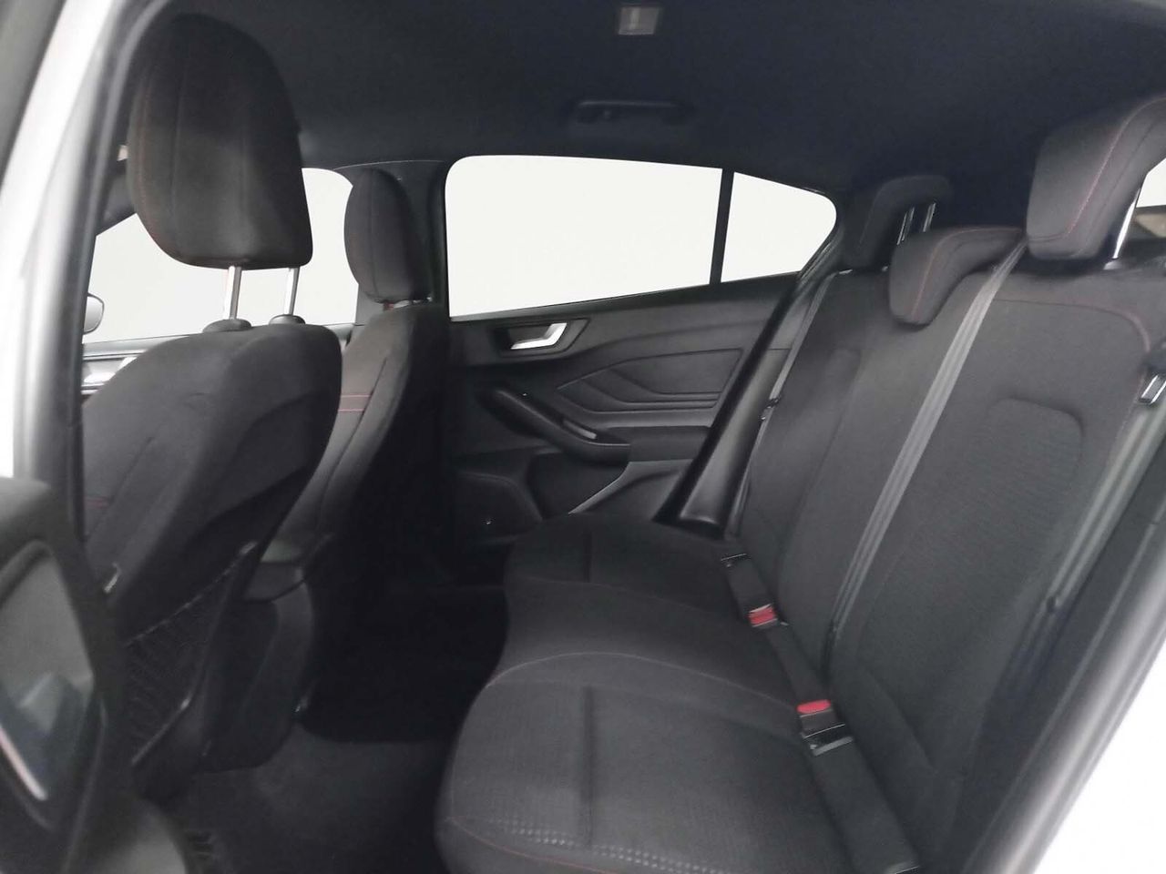 Ford Focus 1.0 EcoBoost MHEV ST-Line - foto 12