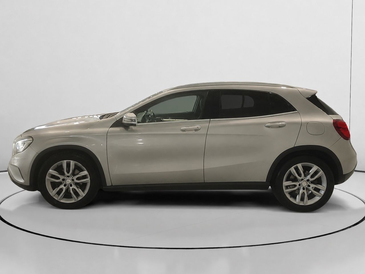 Mercedes-Benz GLA 200 d - foto 6
