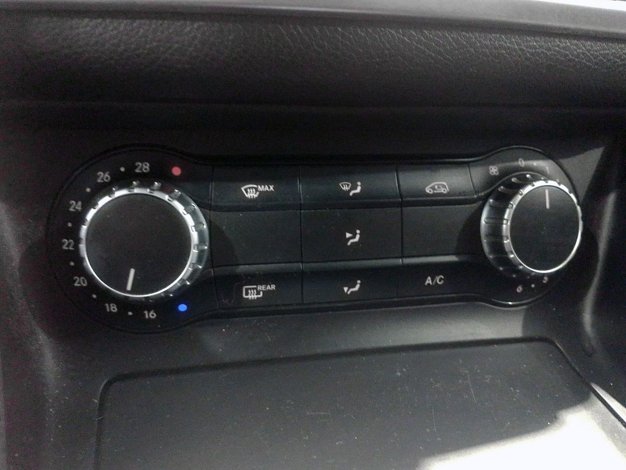 Mercedes-Benz GLA 200 d - foto 20