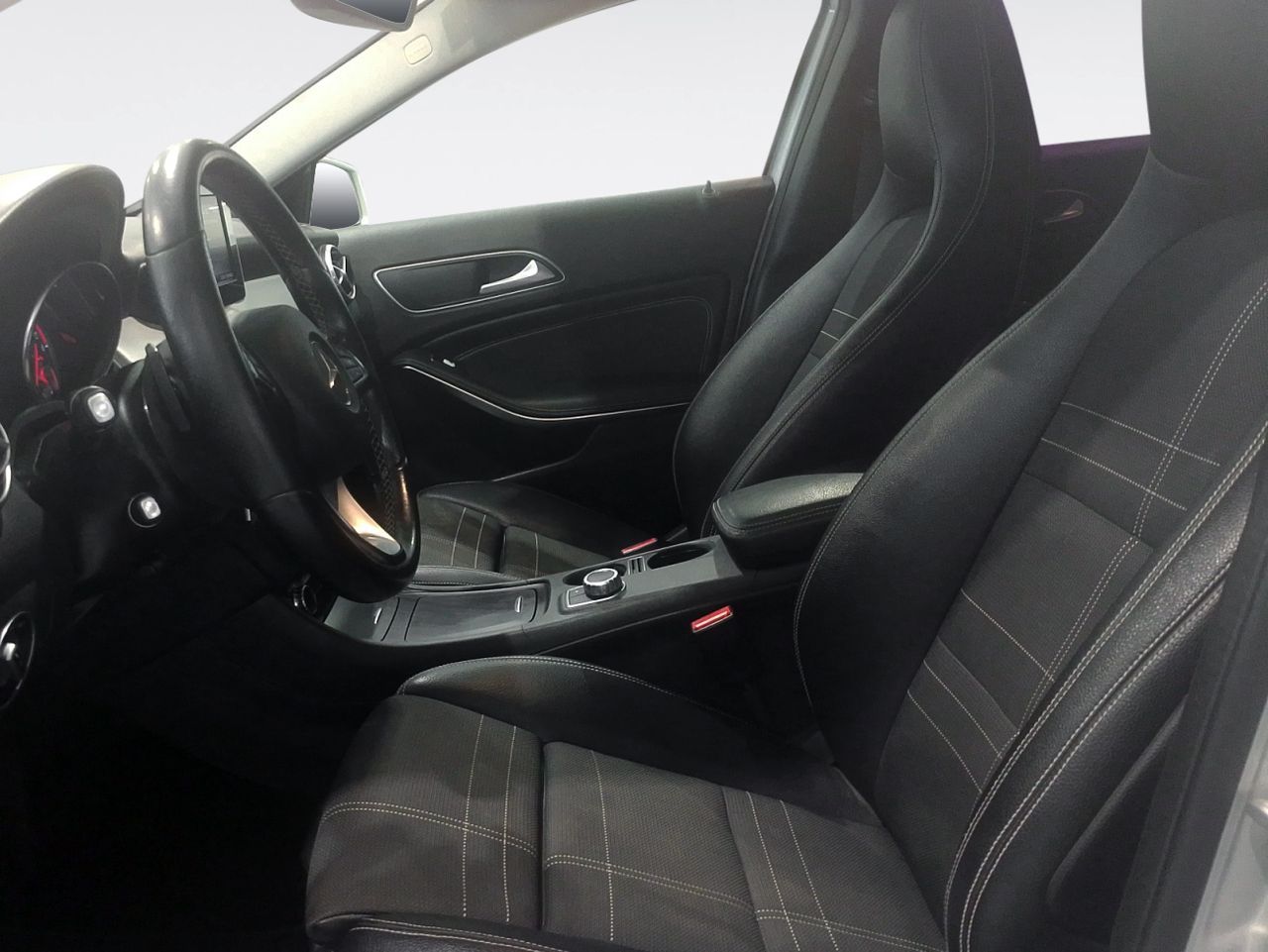 Mercedes-Benz GLA 200 d - foto 11