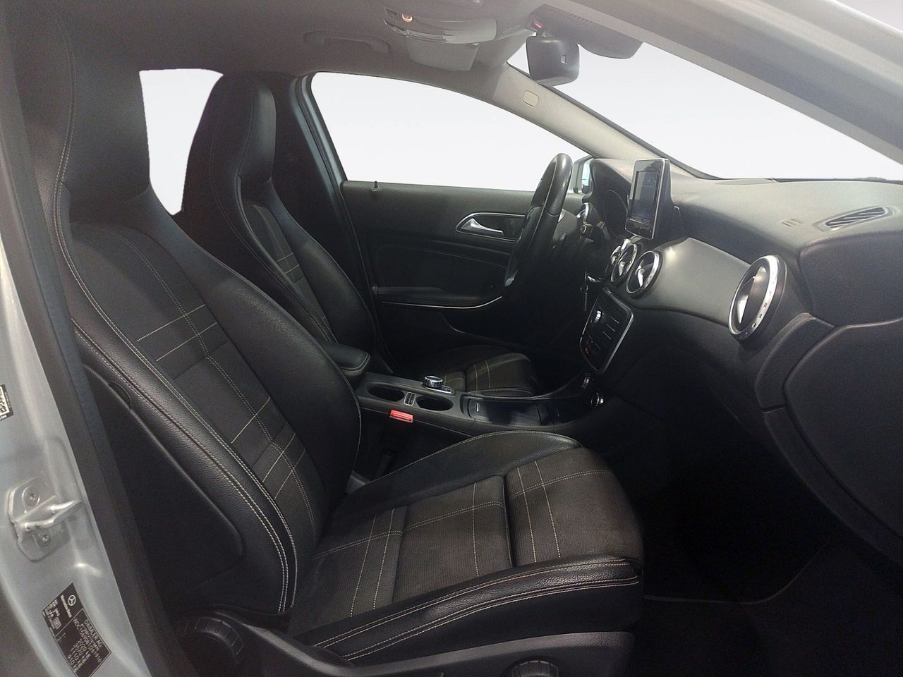 Mercedes-Benz GLA 200 d - foto 13