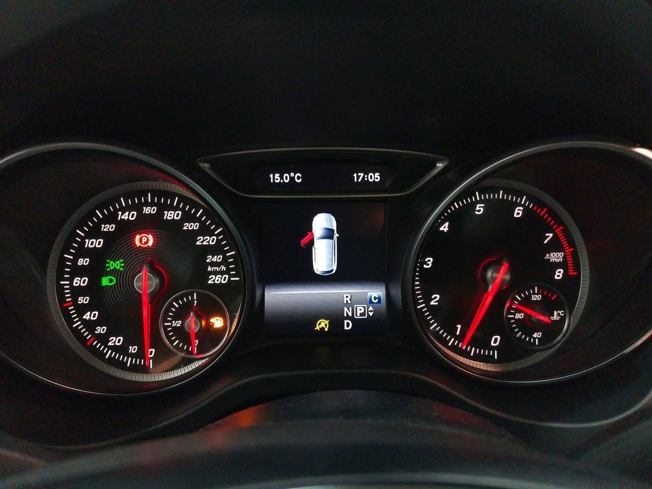Mercedes-Benz CLA 200 - foto 16
