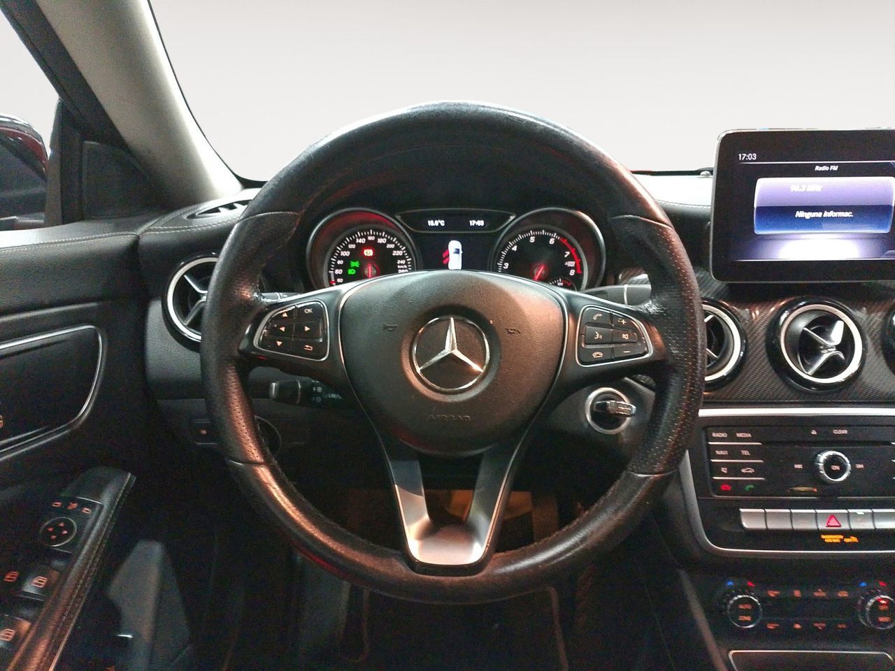 Mercedes-Benz CLA 200 - foto 9