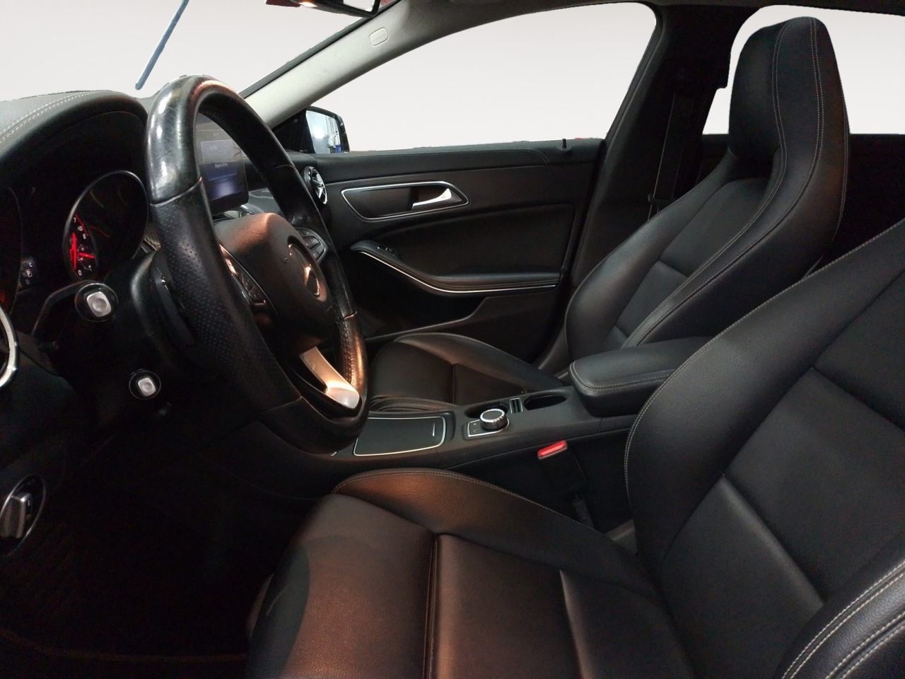 Mercedes-Benz CLA 200 - foto 11