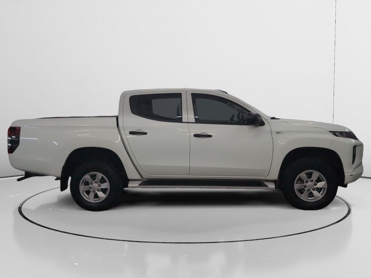 Mitsubishi L200 220 DI-D Doble Cabina M-Pro - foto 2