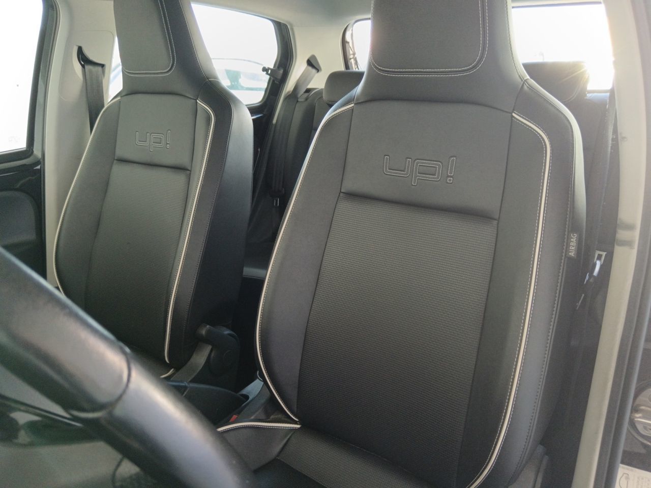 Volkswagen up! High up! 1.0 - foto 18