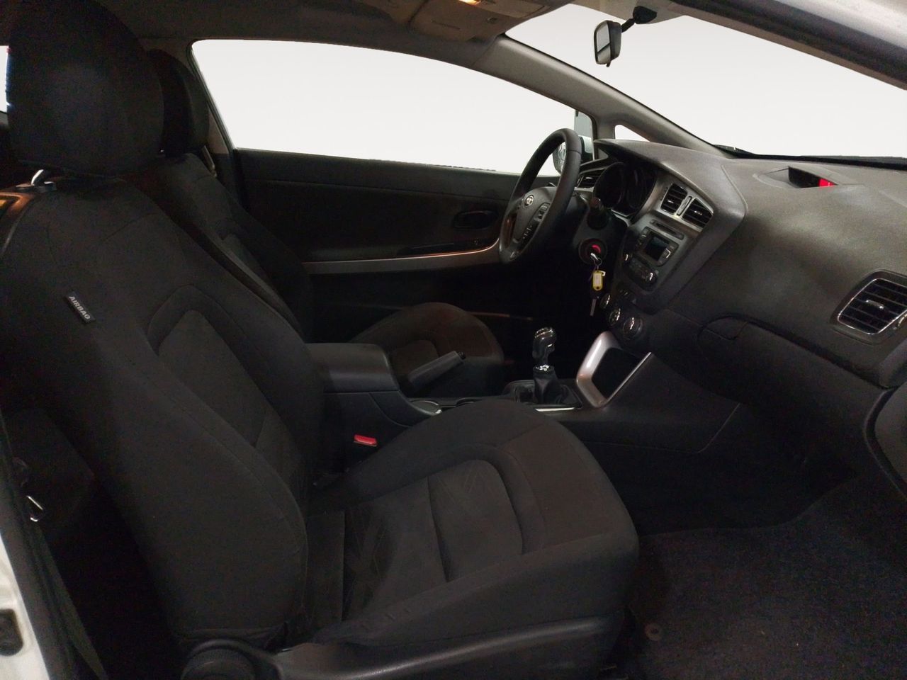 Kia Ceed 1.6 CRDi VGT Drive - foto 11