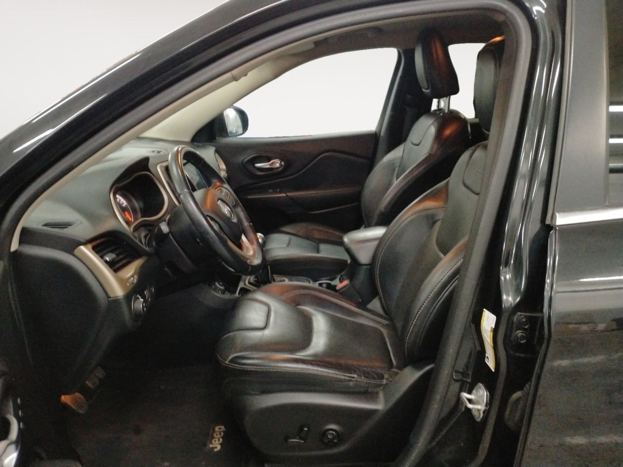 Jeep Cherokee 2.0 CRD Longitude 4x2 - foto 9