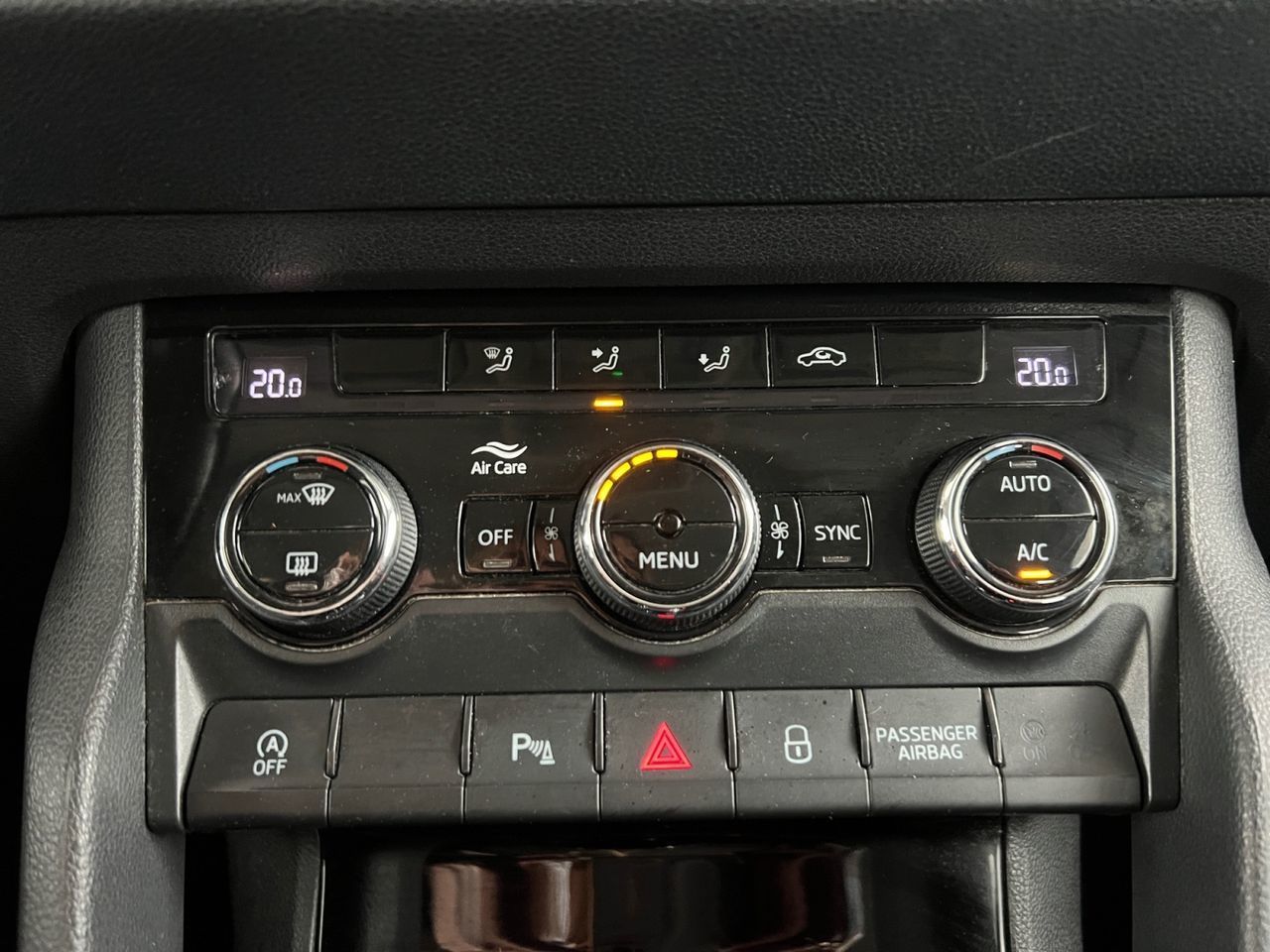 Škoda Karoq 2.0 TDI Ambition 4x4 DSG - foto 20