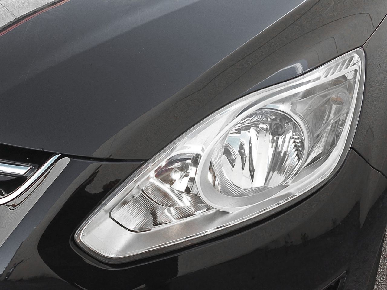 Ford C-Max 1.0 EcoBoost Titanium - foto 24