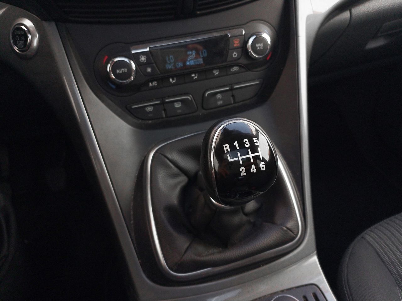 Ford C-Max 1.0 EcoBoost Titanium - foto 16