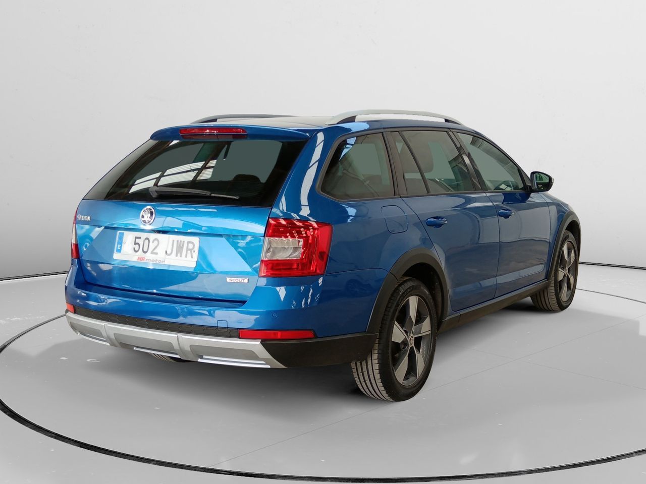 Škoda Scout 2.0 TDI CR DSG 4x4 - foto 2