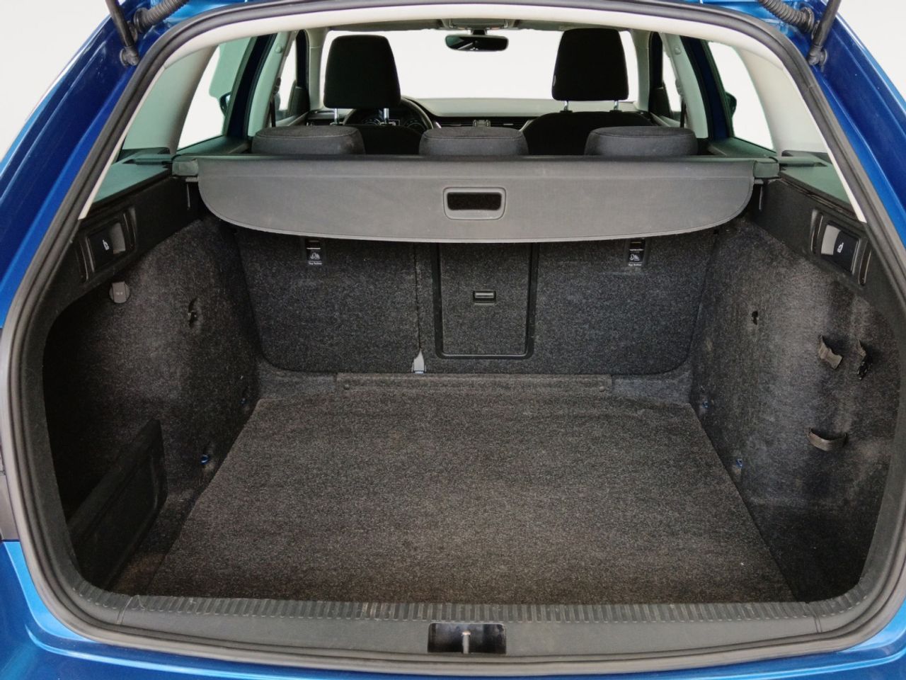 Škoda Scout 2.0 TDI CR DSG 4x4 - foto 12