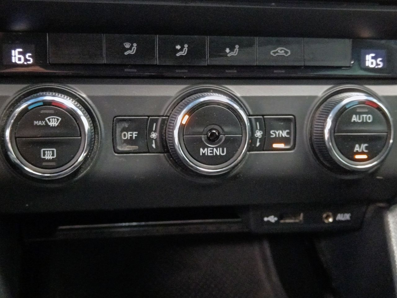 Škoda Scout 2.0 TDI CR DSG 4x4 - foto 18