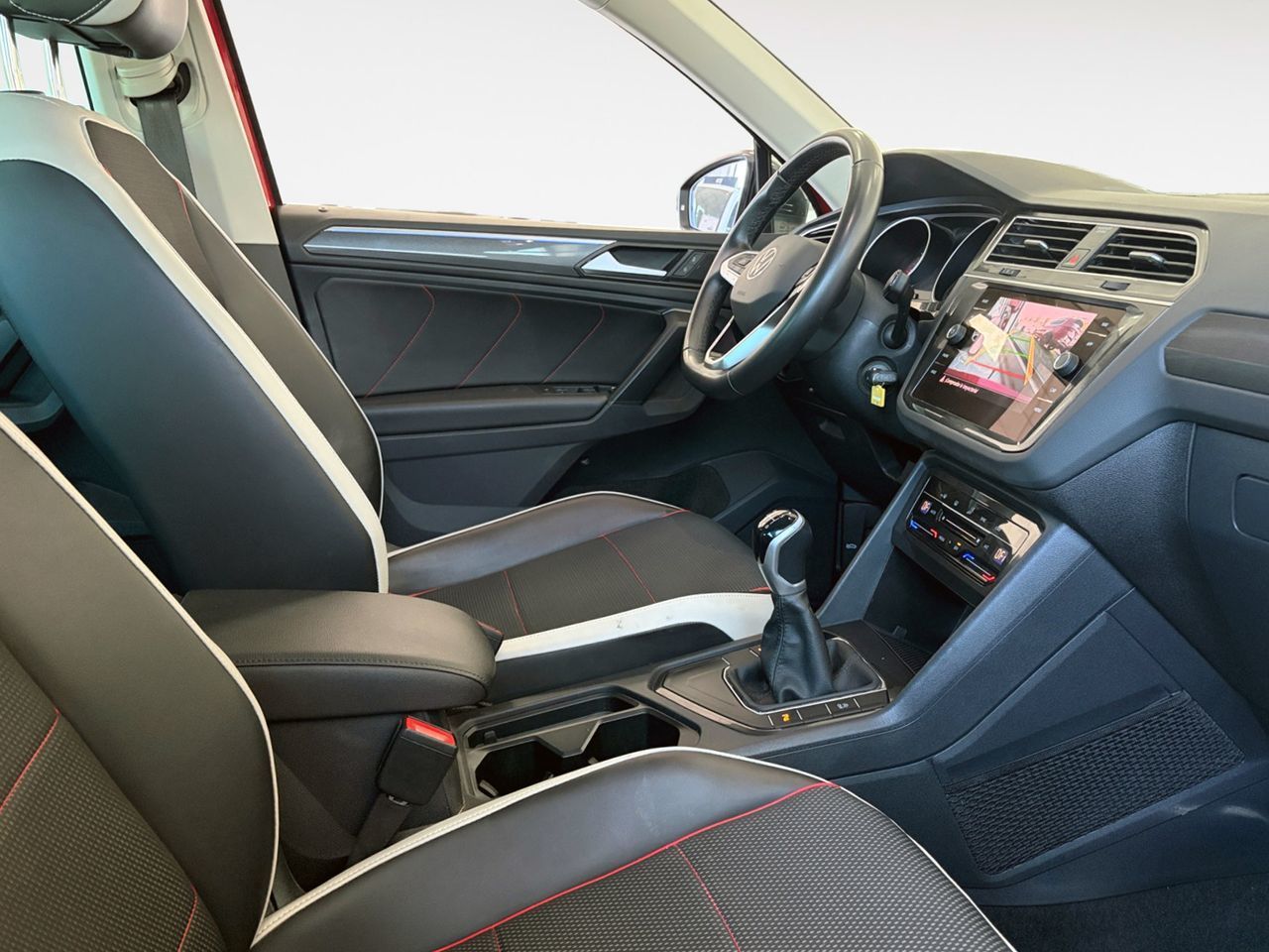 Volkswagen Tiguan Urban Sport 2.0 TDI - foto 10