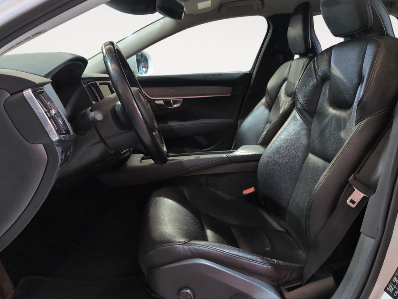 Volvo V90 D4 AWD - foto 9