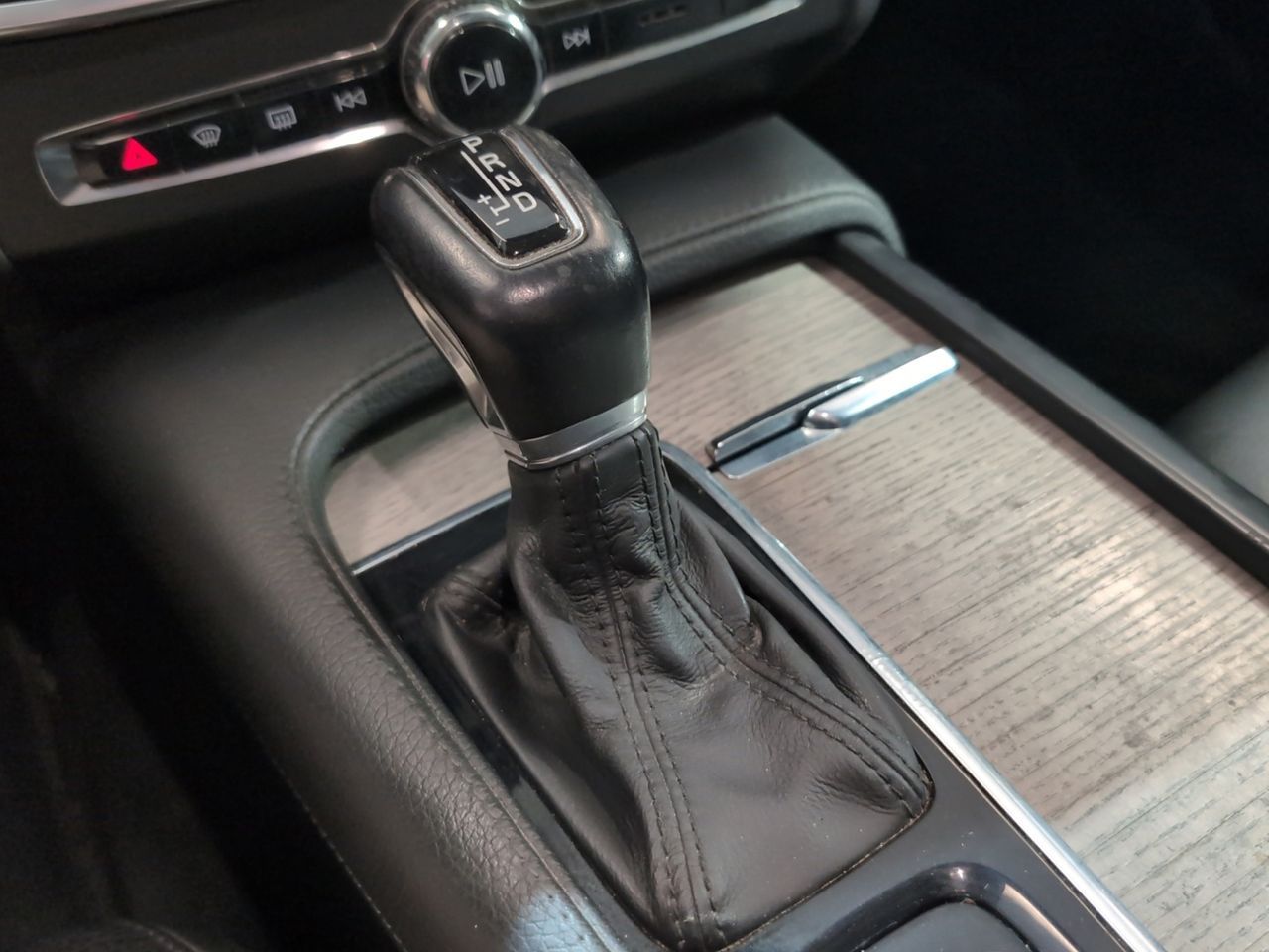 Volvo V90 D4 AWD - foto 13