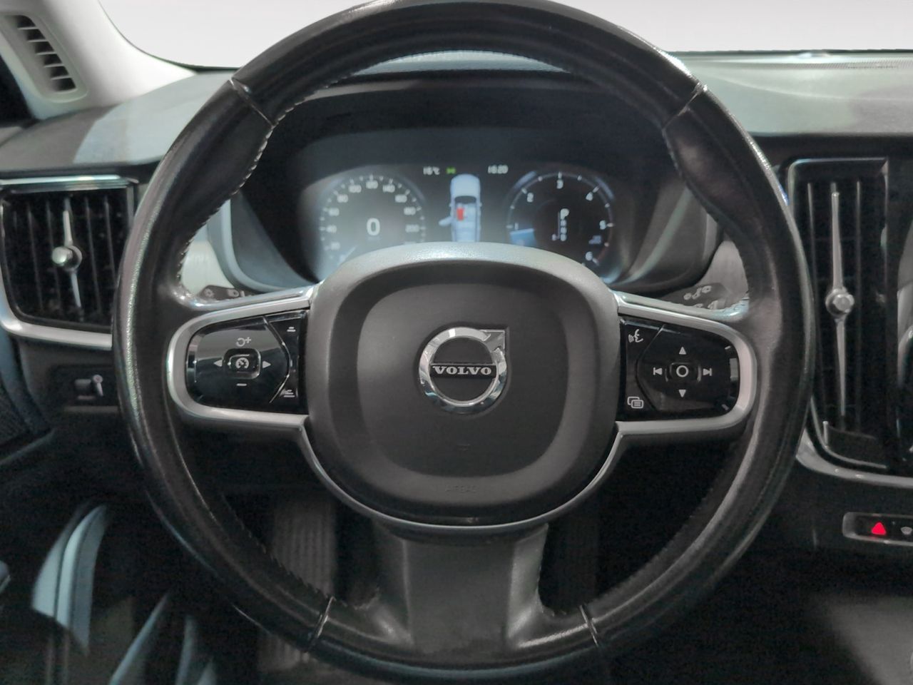 Volvo V90 D4 AWD - foto 8