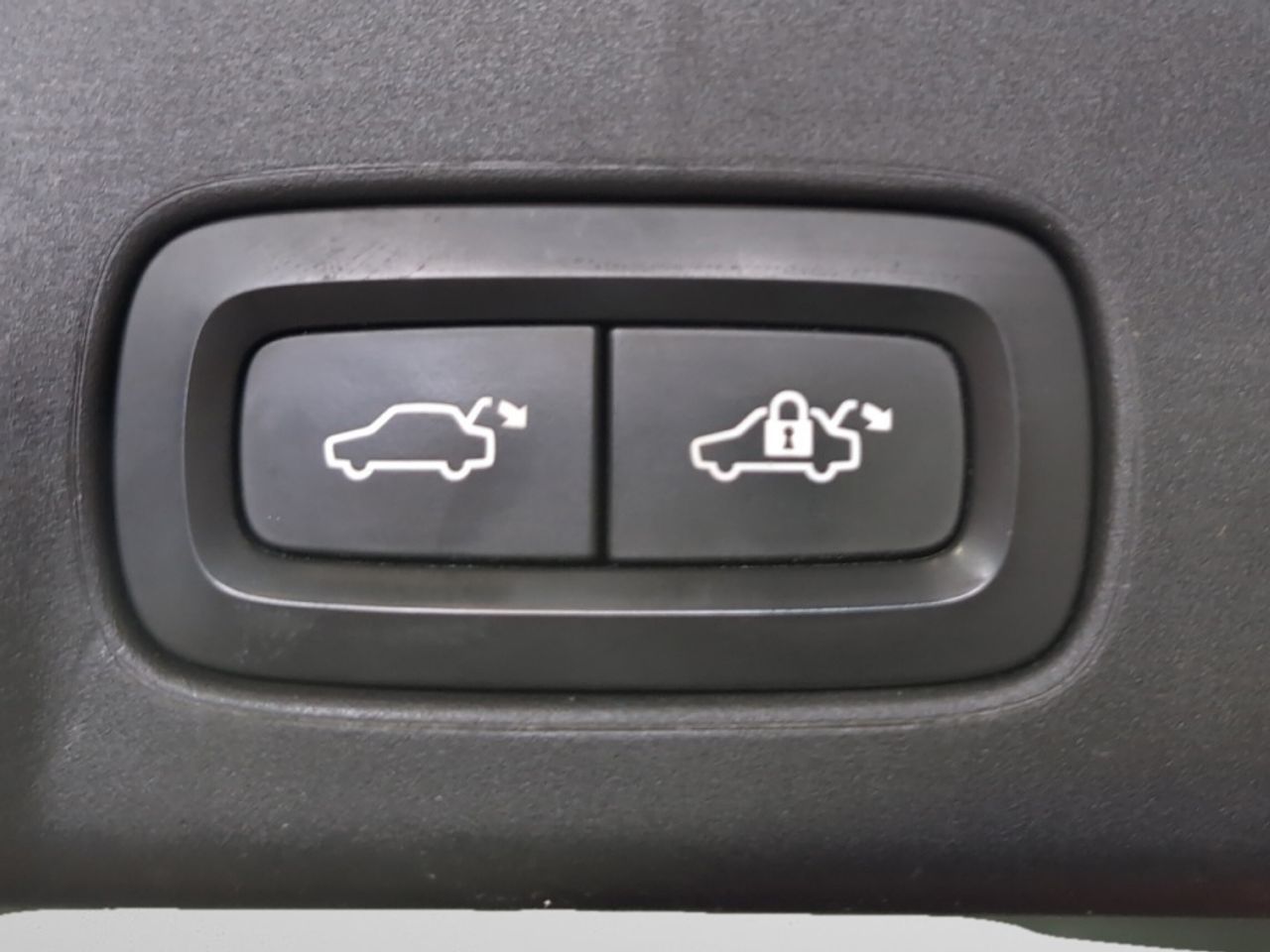 Volvo V90 D4 AWD - foto 22
