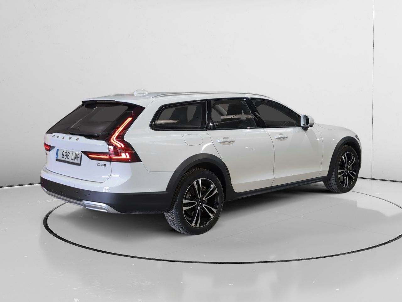 Volvo V90 D4 AWD - foto 2