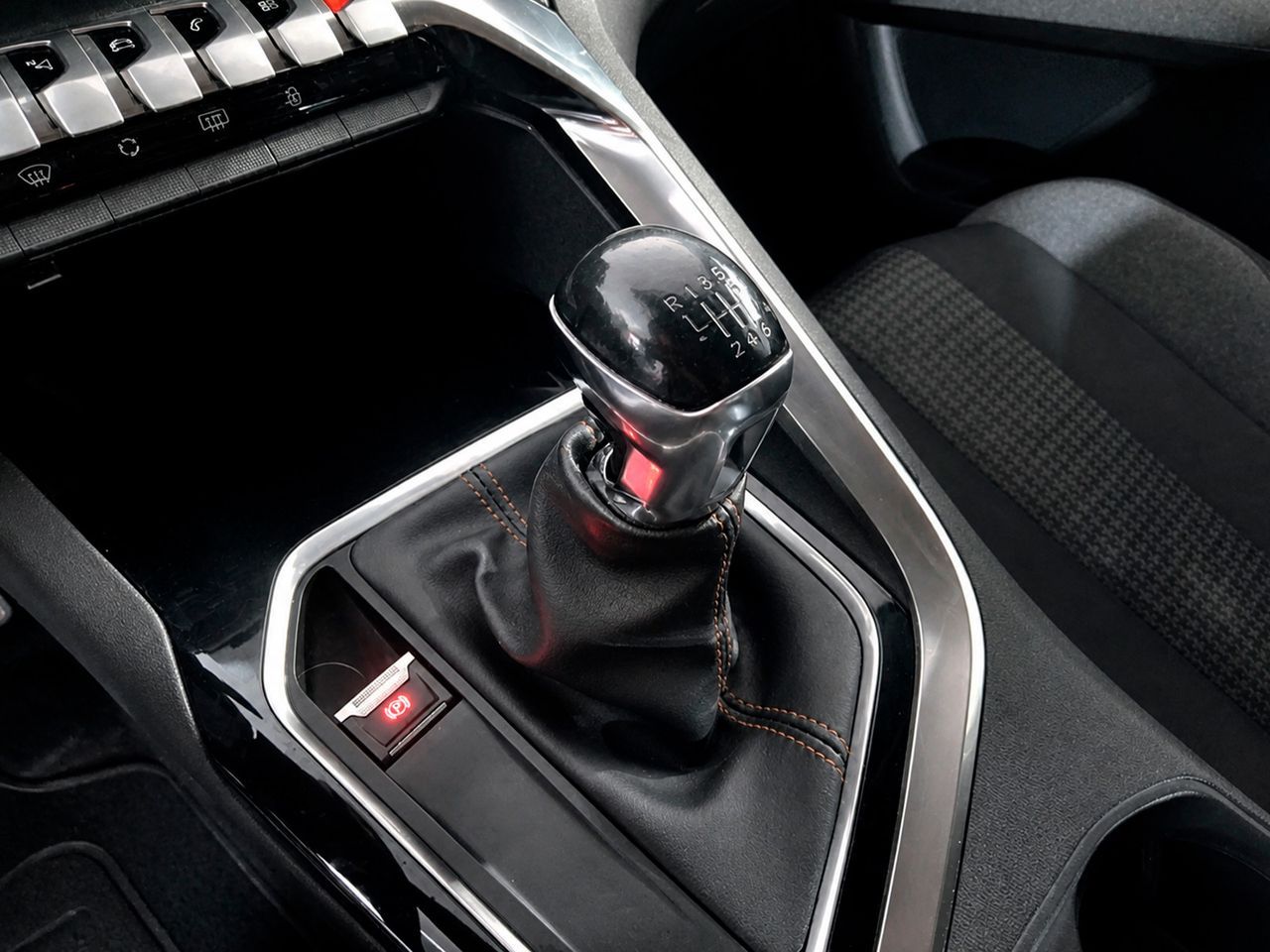 Peugeot 3008 BlueHDi 130 Active - foto 15