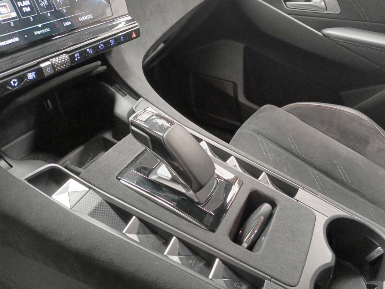 DS DS 7 Crossback E-Tense 225 Performance Line - foto 13