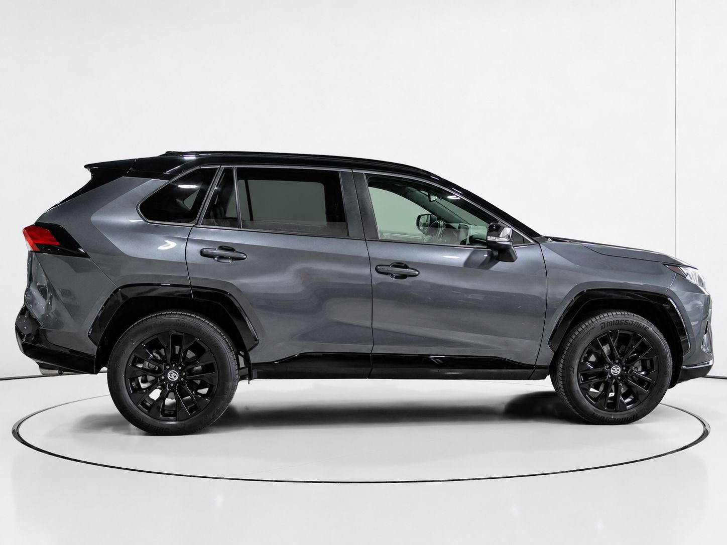 Toyota RAV4 220H Business - foto 2