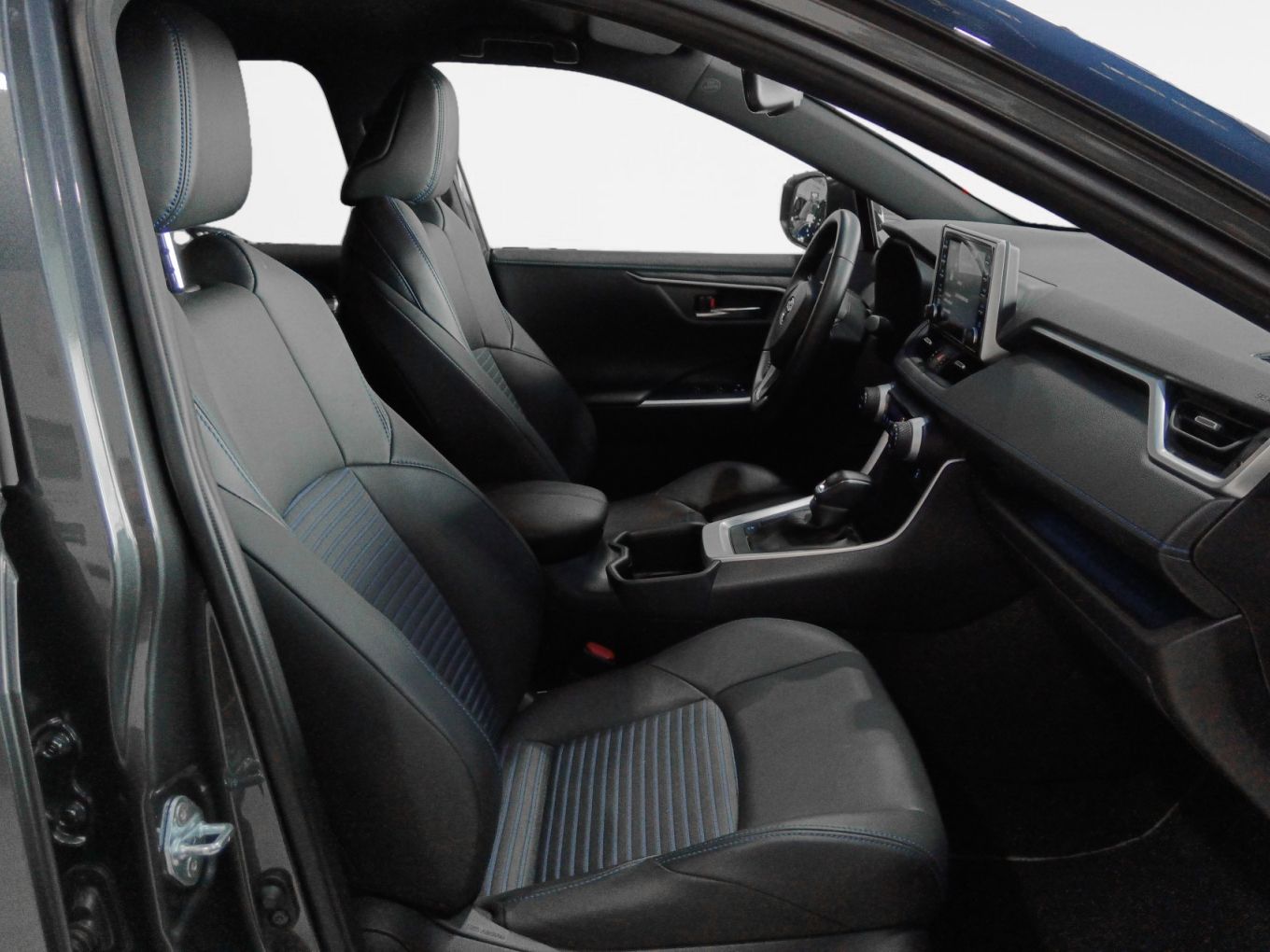 Toyota RAV4 220H Business - foto 11