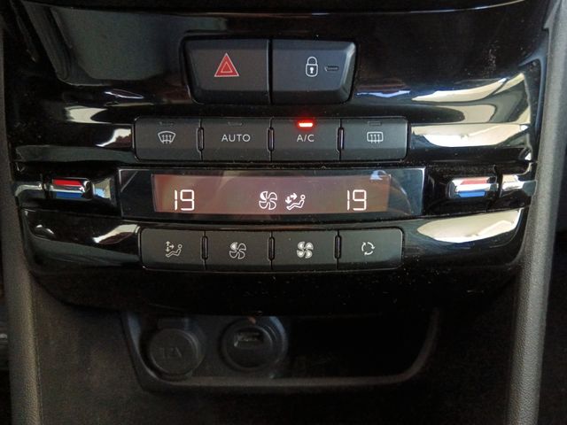 Peugeot 2008 PureTech Signature - foto 19