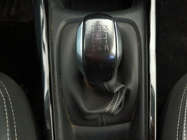 Peugeot 2008 PureTech Signature - foto 12