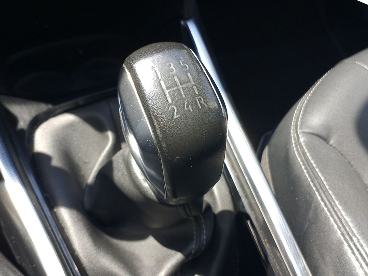 Peugeot 2008 e-HDI 92 Allure - foto 15