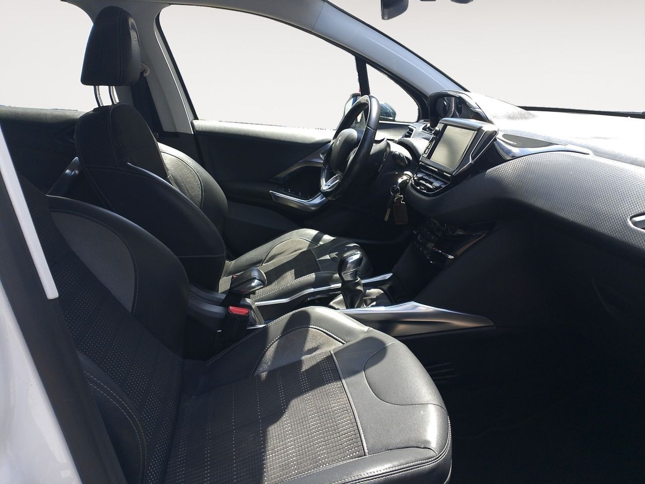 Peugeot 2008 e-HDI 92 Allure - foto 13