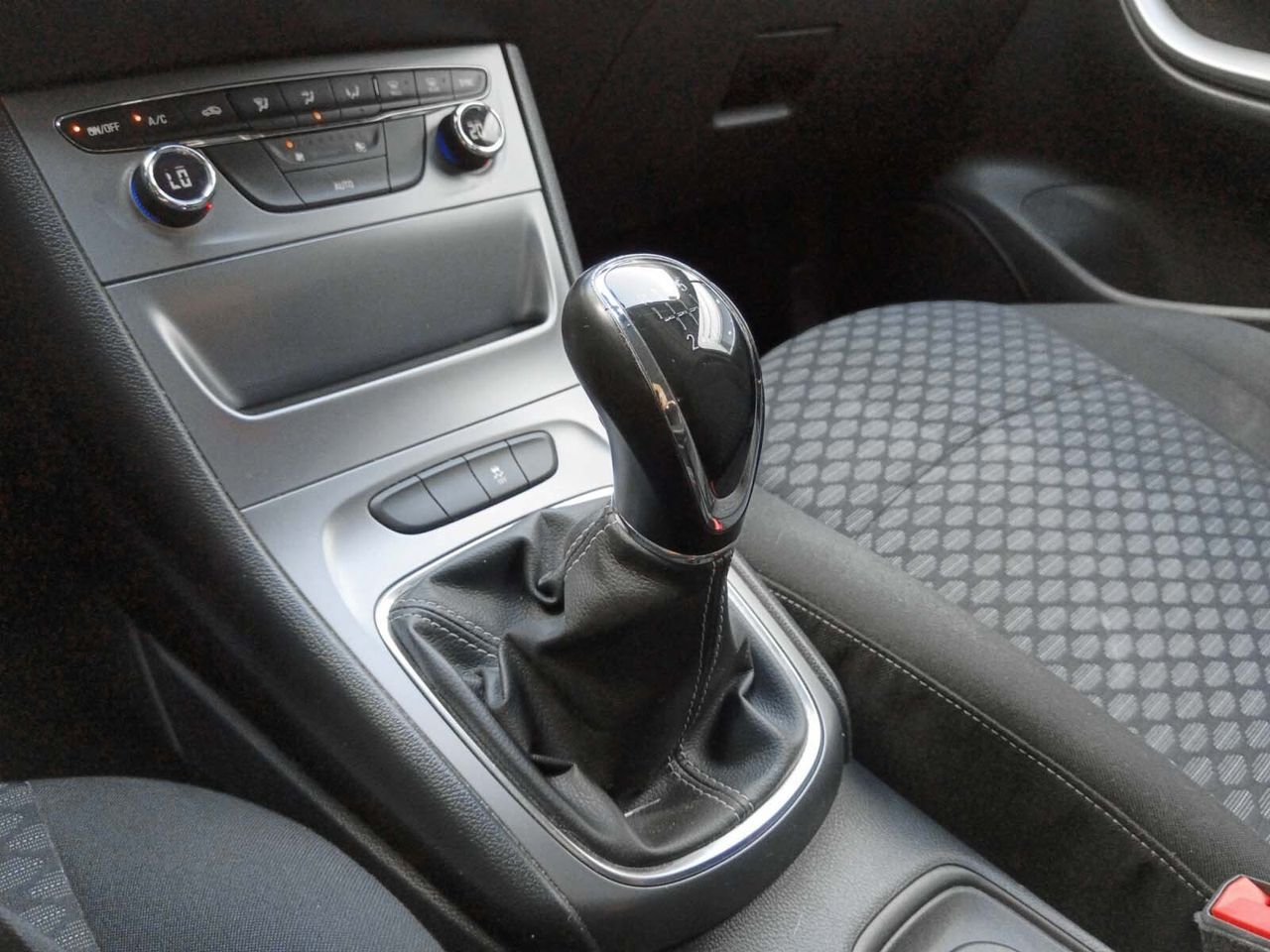 Opel Astra 1.6 CDTI Business - foto 15