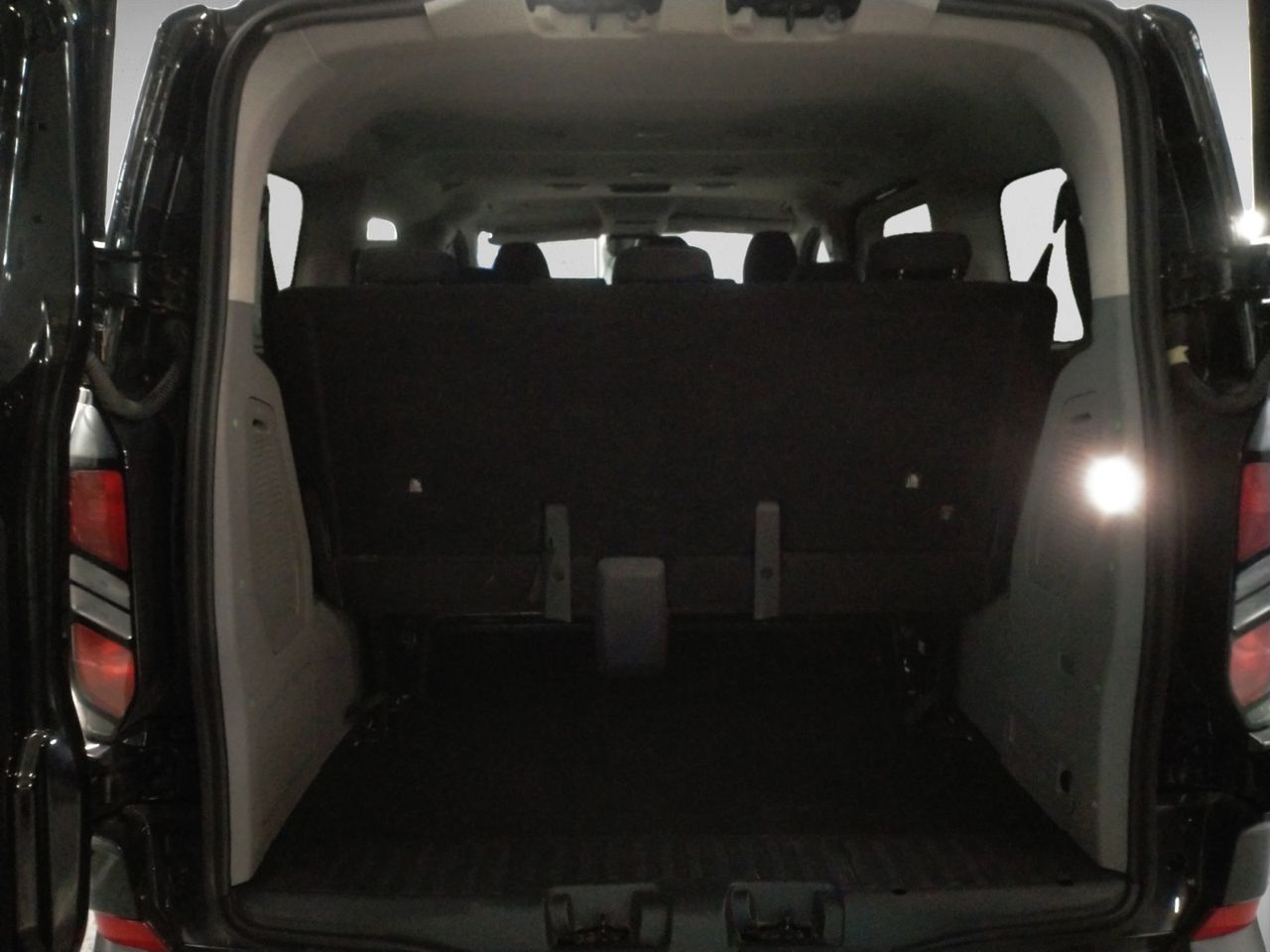Ford Transit Custom Kombi 2.0 EcoBlue 320 L1 Trend - foto 11