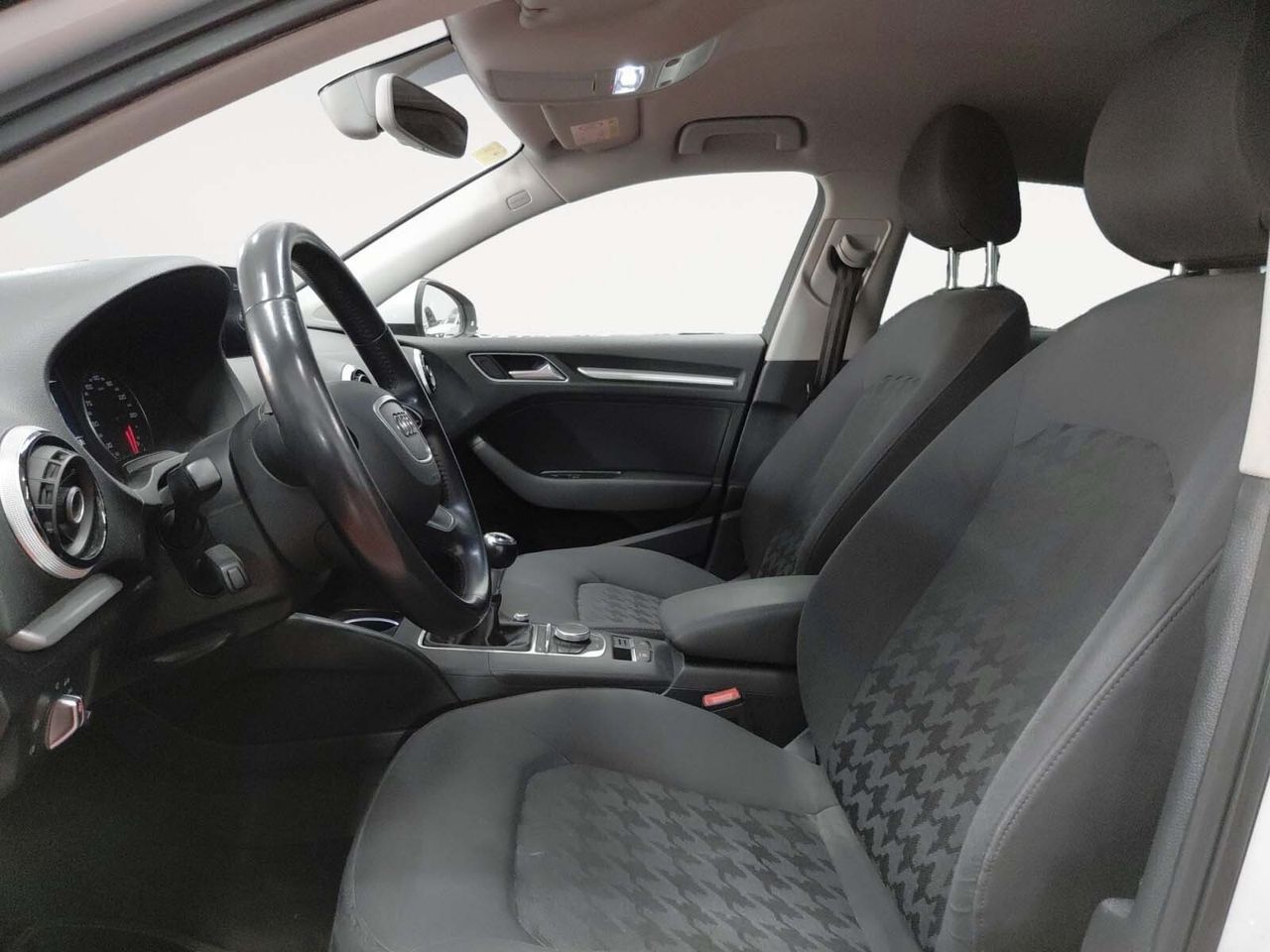Audi A3 Attraction 1.6 TDI clean diesel - foto 11