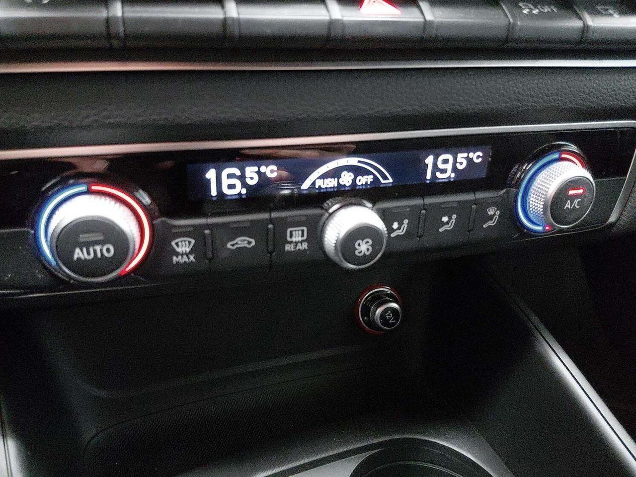 Audi A3 Attraction 1.6 TDI clean diesel - foto 21
