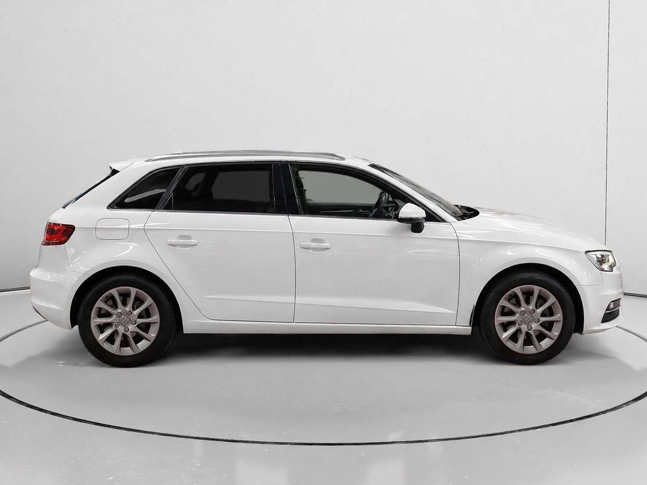 Audi A3 Attraction 1.6 TDI clean diesel - foto 2