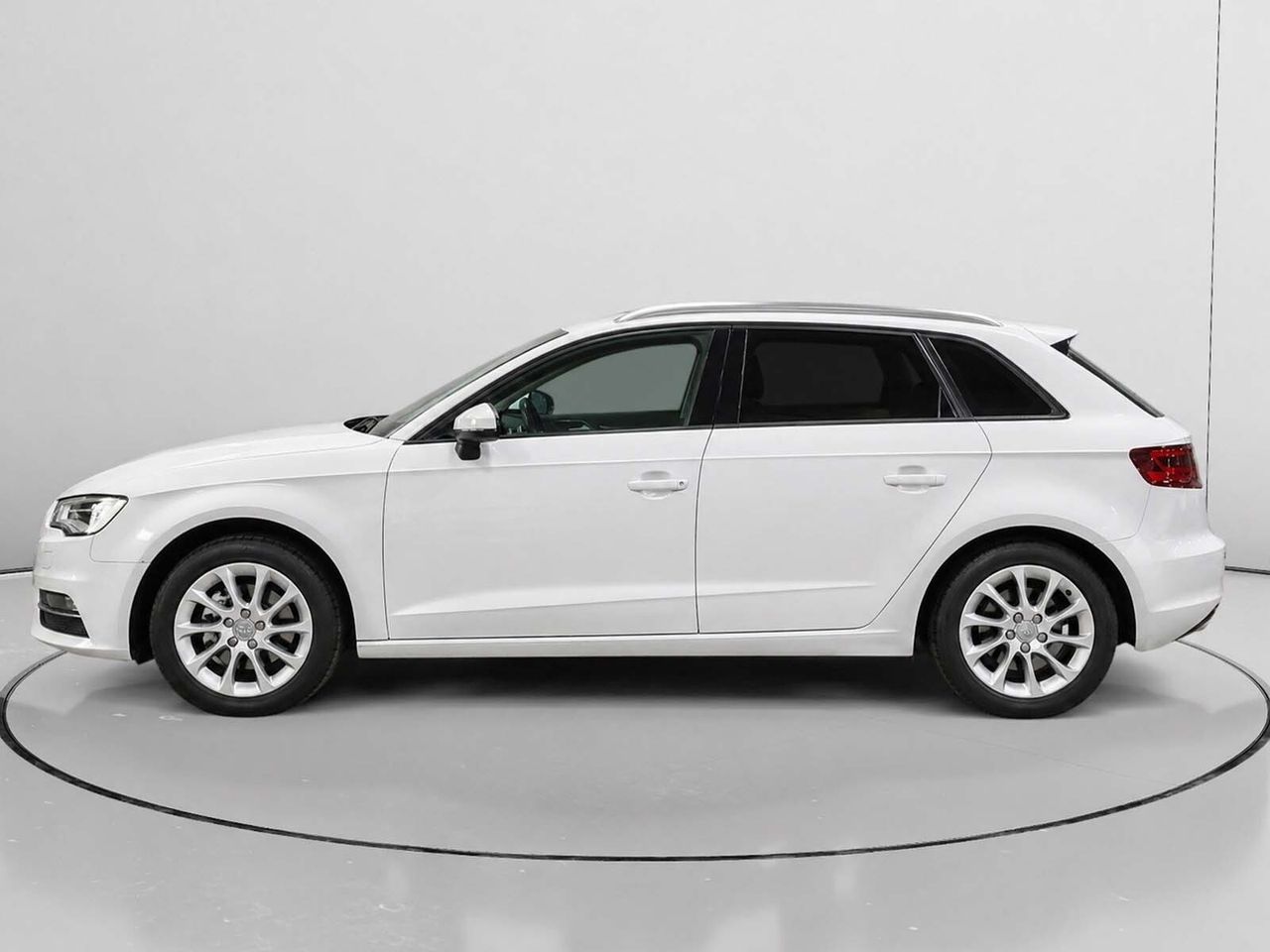 Audi A3 Attraction 1.6 TDI clean diesel - foto 6