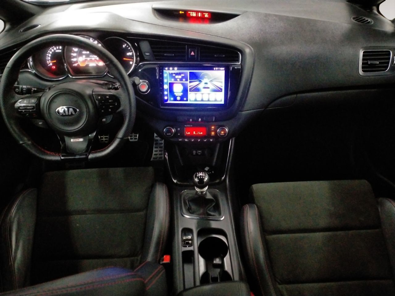 Kia Ceed 1.6 T-GDi GT - foto 7