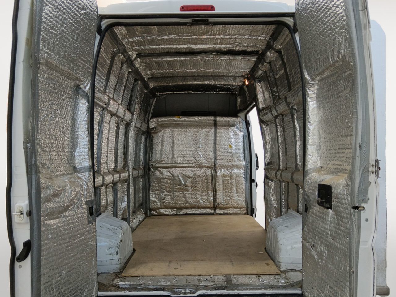 Peugeot Boxer Furgon BlueHDi 140 435 L3H3 - foto 12