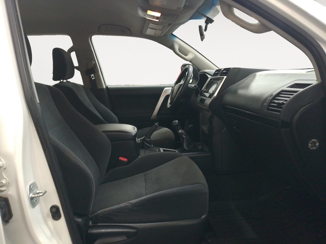 Toyota Land Cruiser 2.8 D-4D GX - foto 11