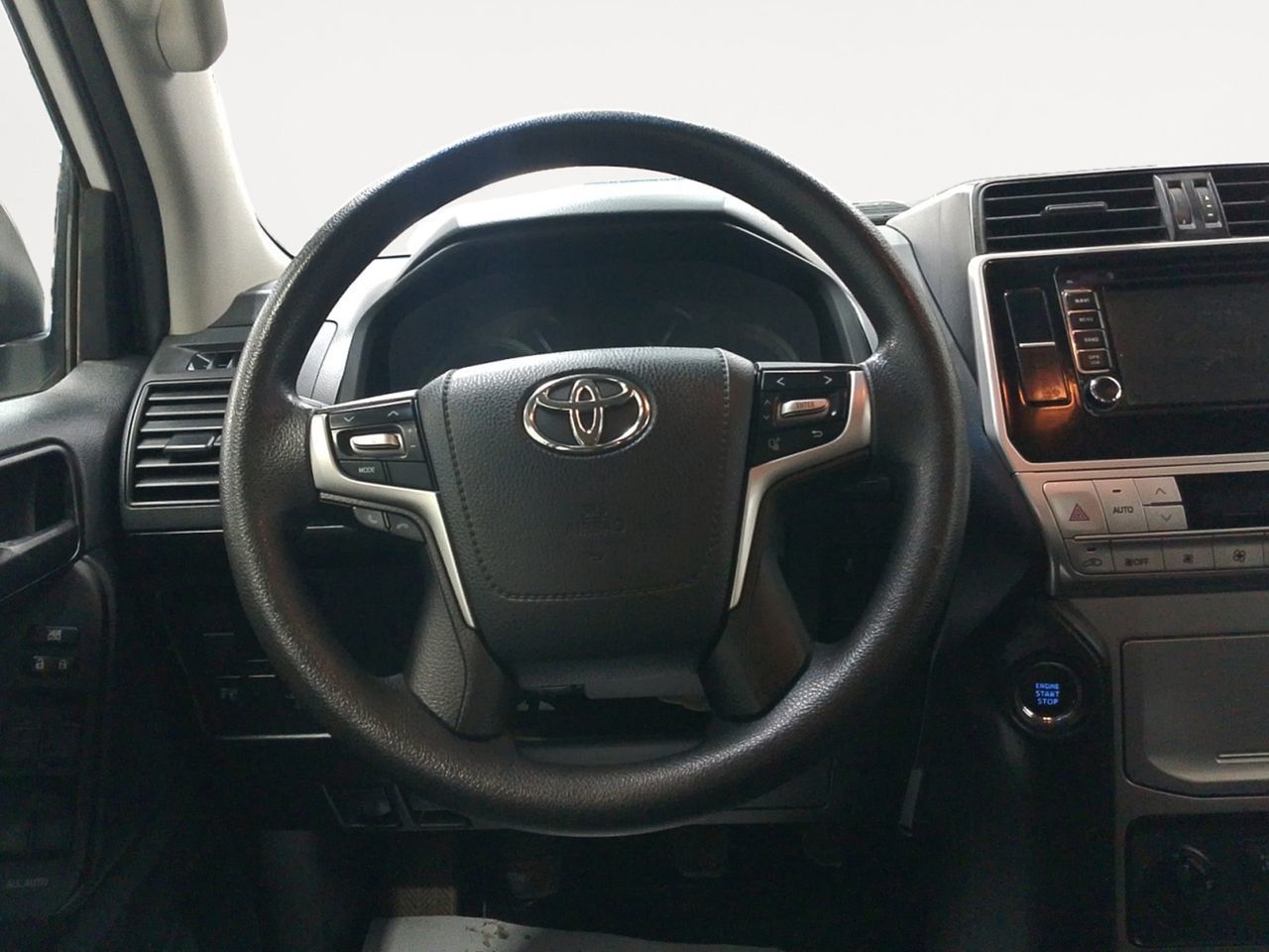 Toyota Land Cruiser 2.8 D-4D GX - foto 8