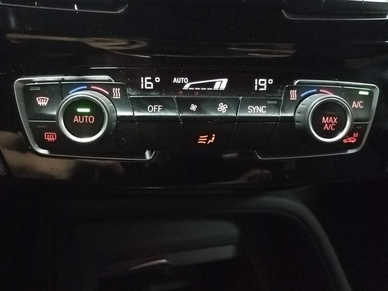 BMW X1 sDrive16d Business - foto 19