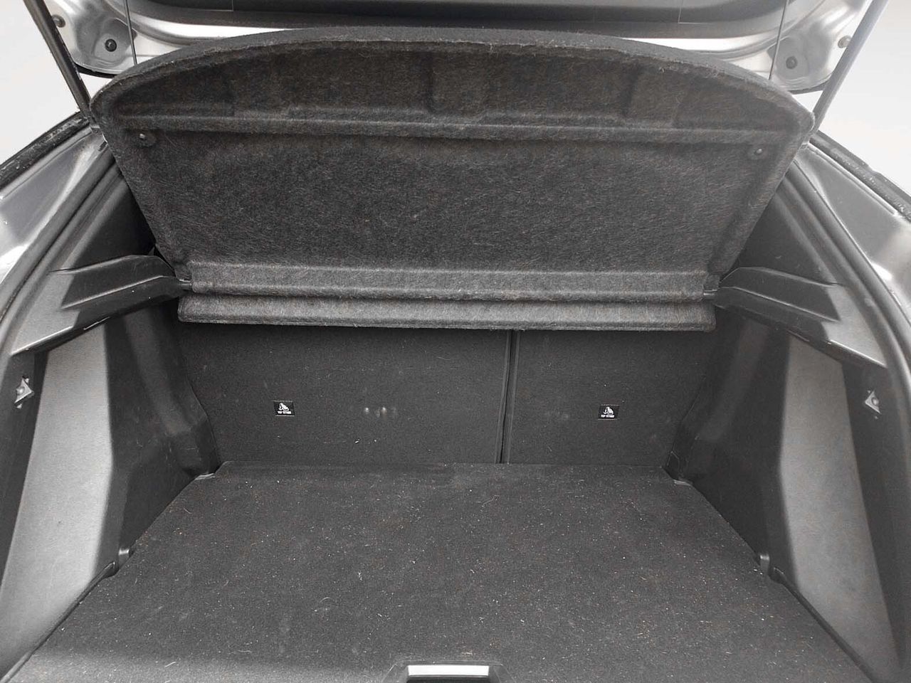 Peugeot 2008 PureTech 130 Allure EAT8 - foto 13