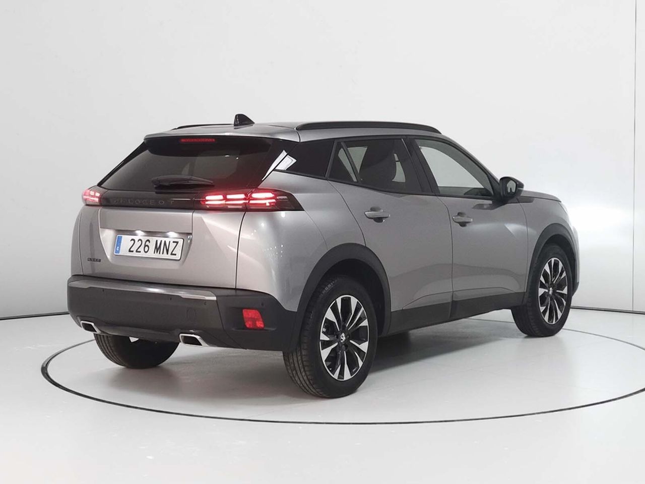 Peugeot 2008 PureTech 130 Allure EAT8 - foto 3