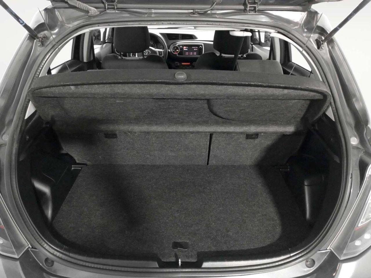 Toyota Yaris 90D City - foto 12
