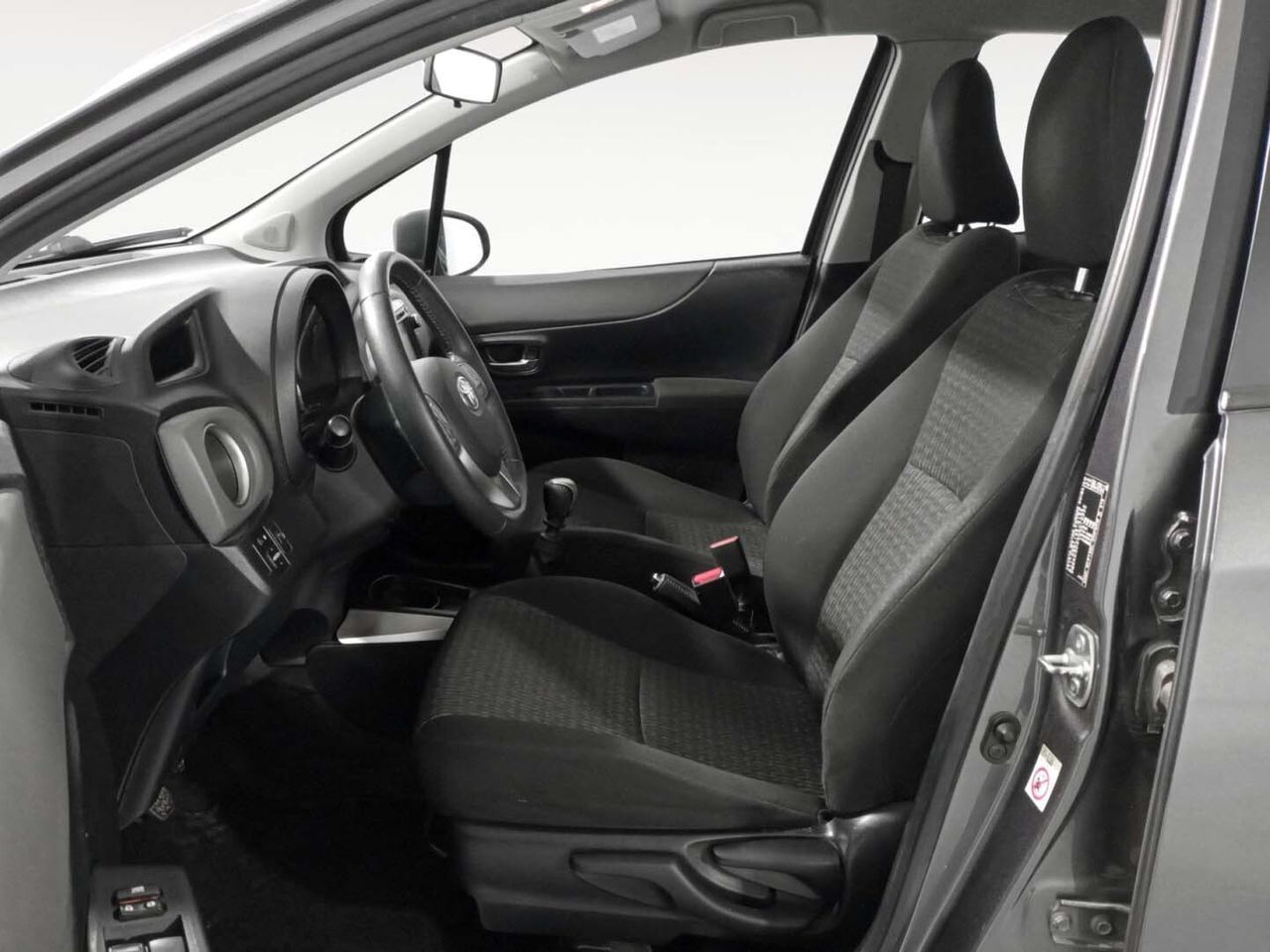 Toyota Yaris 90D City - foto 9