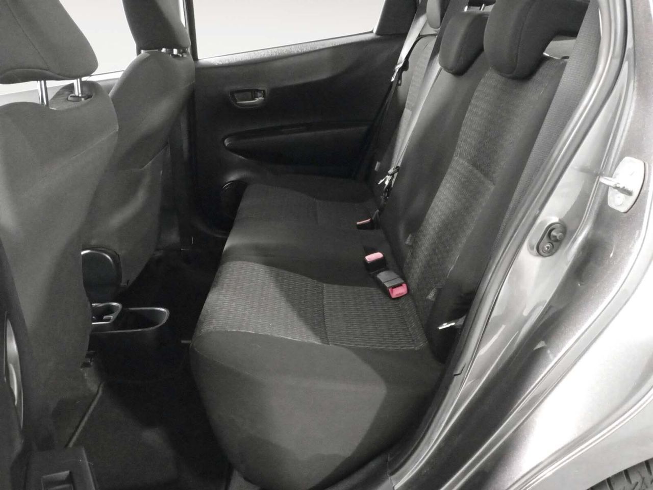 Toyota Yaris 90D City - foto 10